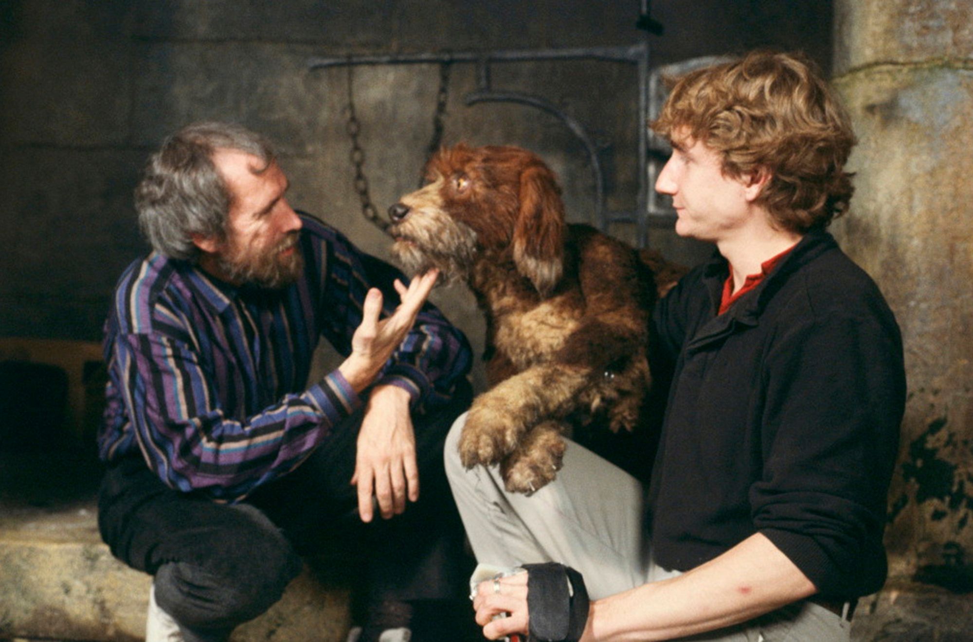 Jim and Brian Henson with ‘The StoryTeller’s Dog’ animatronic puppet on the set of Jim Henson’s The StoryTeller 1987–89 / © The Jim Henson Company. All Rights Reserved / Image courtesy: The Jim Henson Company