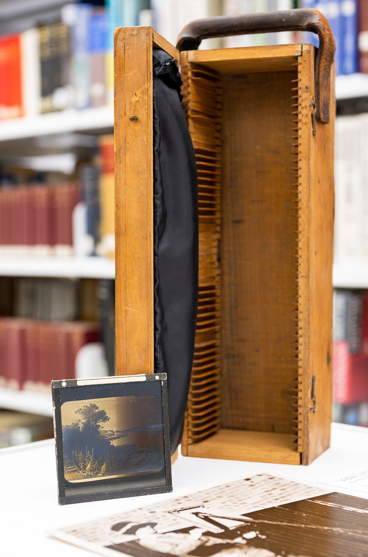 Slide box and glass slide, c.1930s–40s used by Vida Lahey in her art lectures / Gift of Helen Creagh and Margaret Shaw / Collection: QAGOMA Research Library