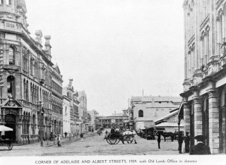 Corner of Adelaide Street and Albert Streets featuring the Kent Buildings, (foreground on right) 1909 / 99183509940602061 / Image courtesy: John Oxley Library, State Library of Queensland, Brisbane