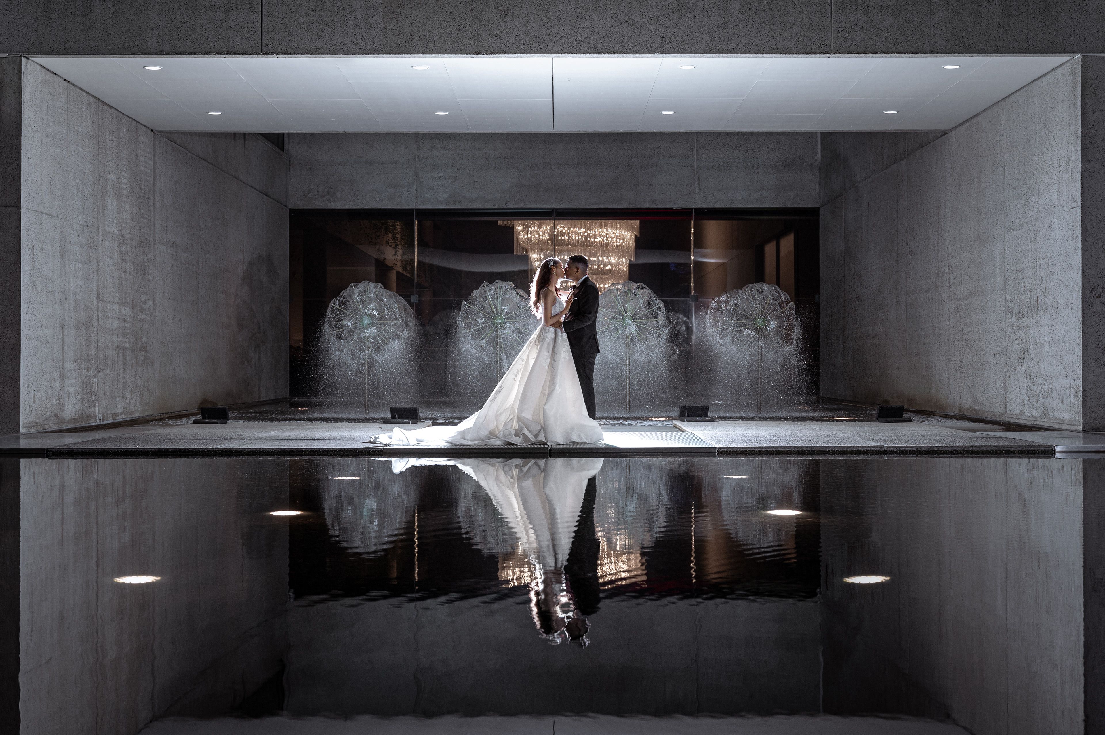 QAGOMA Weddings, Sculpture Courtyard, Queensland Art Gallery / Photograph: Ever New Studio Photography