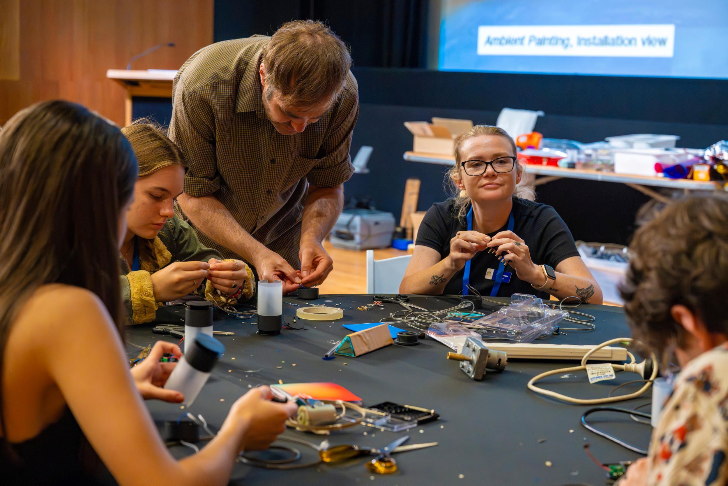 Ross Manning leading workshop at GOMA / © Gallery of Modern Art / Photographer: N Umek