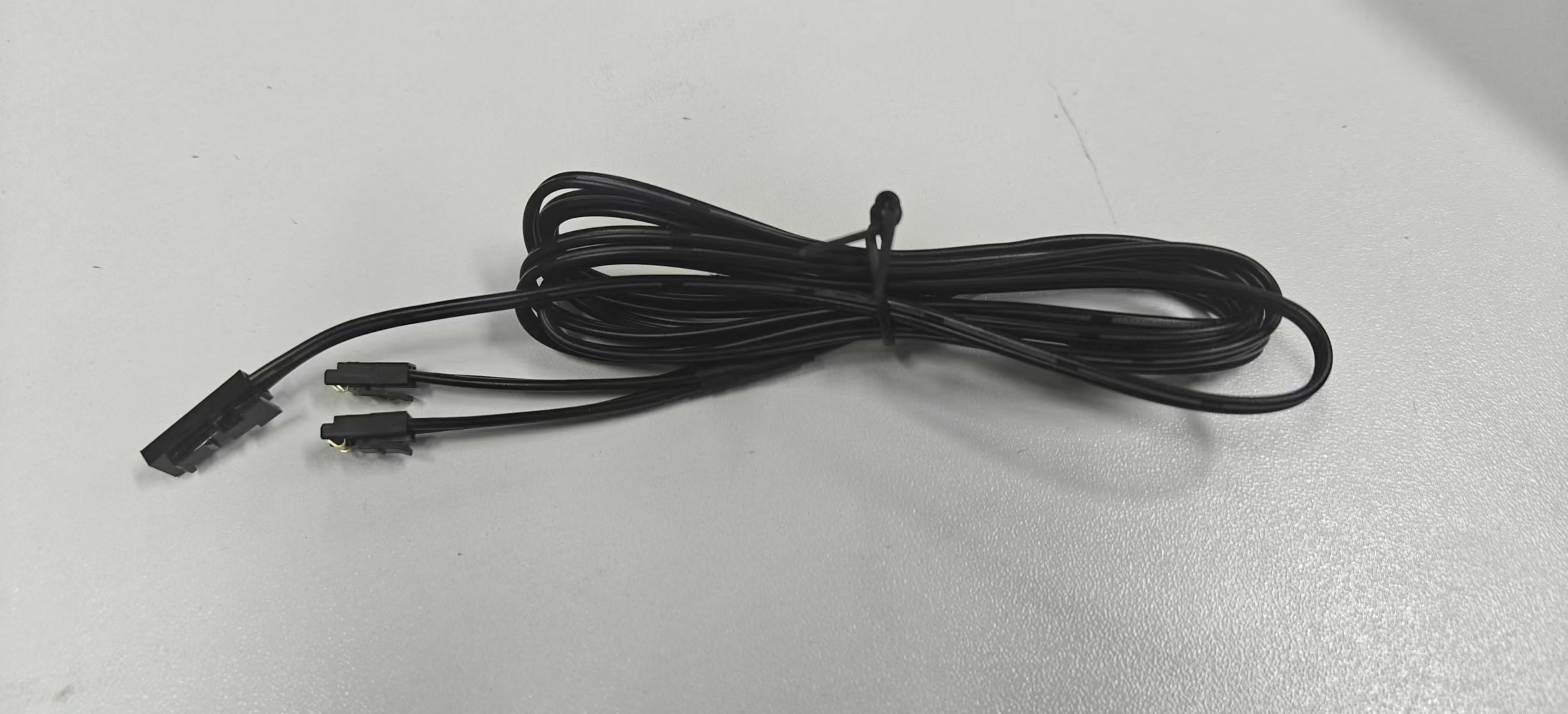 DOUBLE PLUG WIRE, aksesor mobiliesh, nga Nuomi
