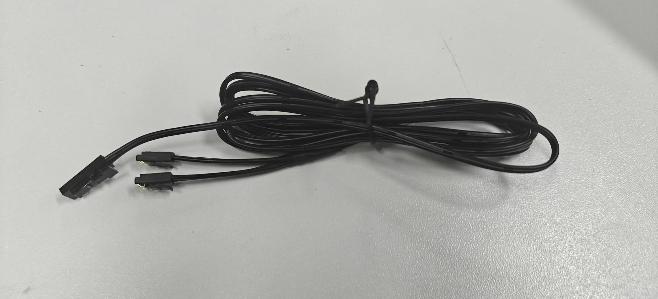 DOUBLE PLUG WIRE, aksesor mobiliesh, nga Nuomi