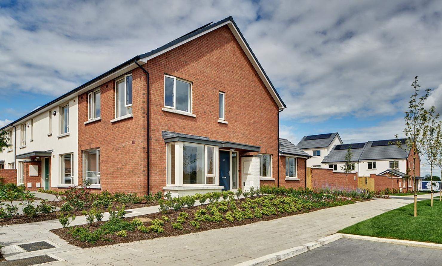 Victorian Red Multi application 3