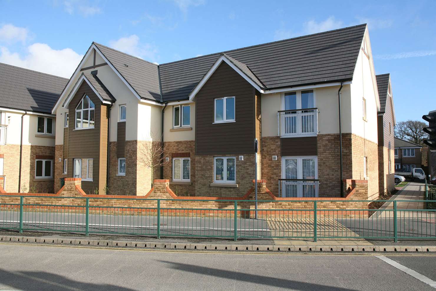 Oakthorpe Buff Multi application 1