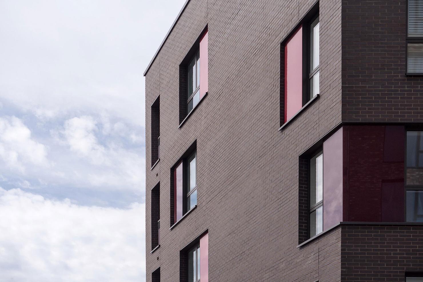 Dark Moroccan Smooth application 3