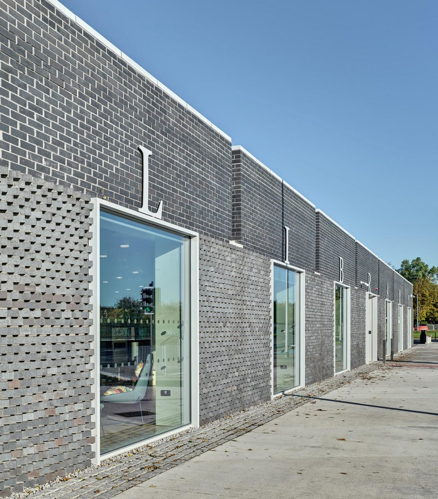 Castletymon Library