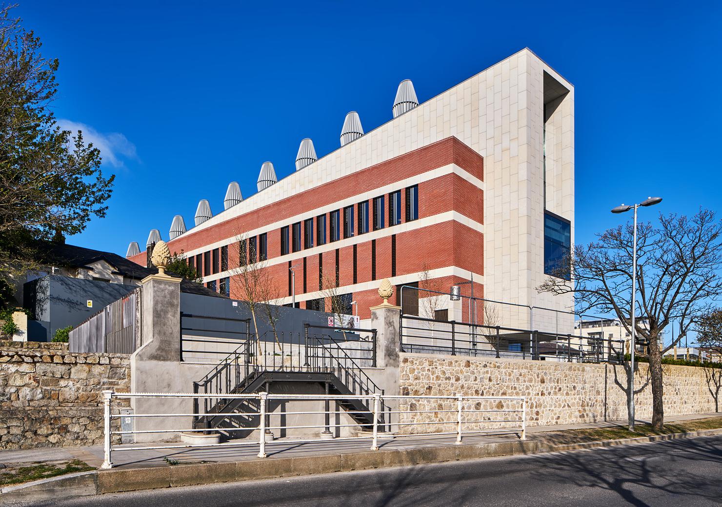 Dun Laoghaire Lexicon Library