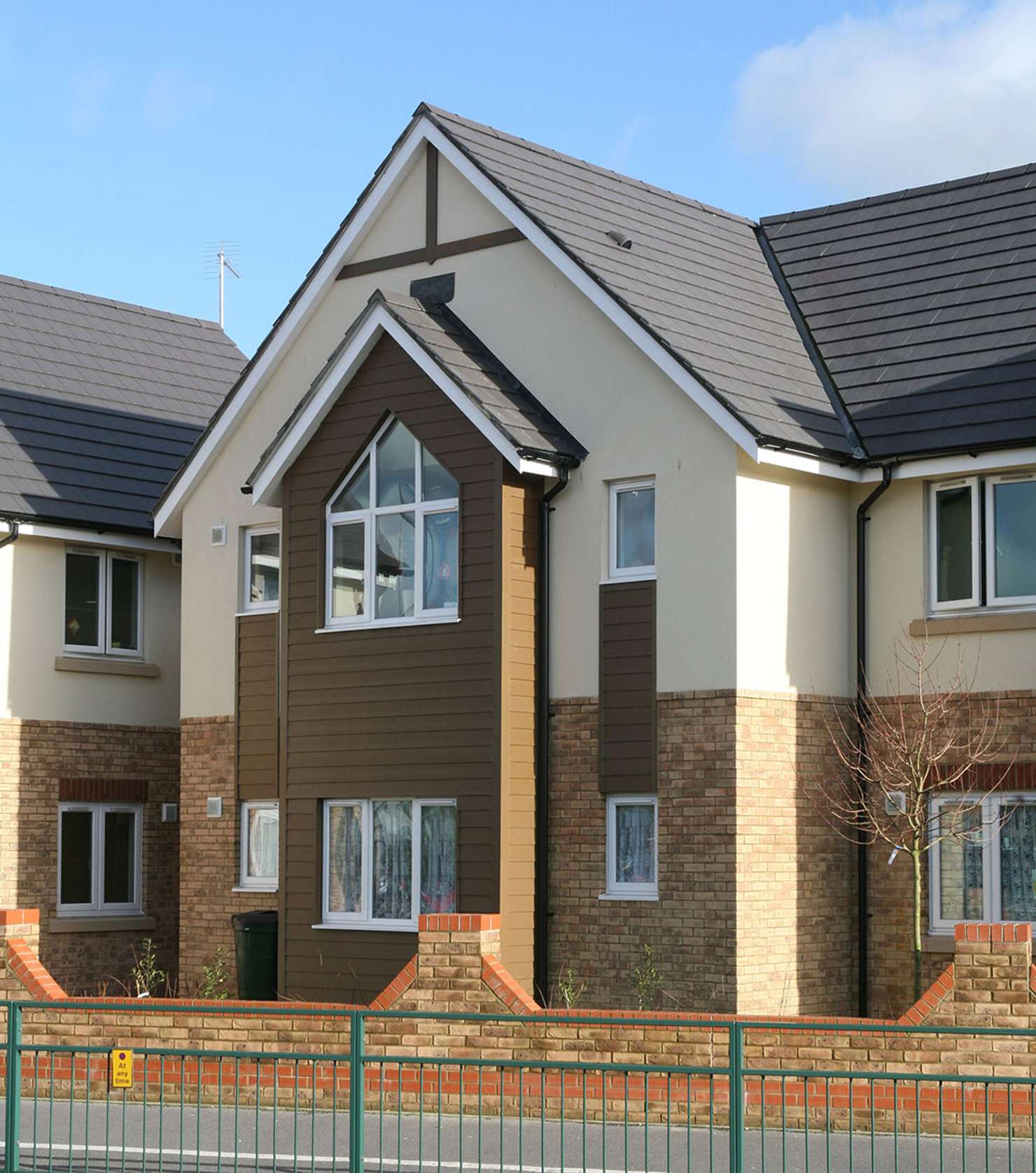 Oakthorpe Buff Multi application 3