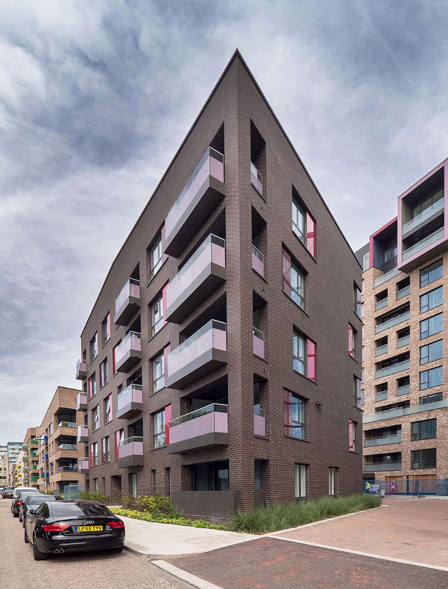 Dark Moroccan Smooth application 1