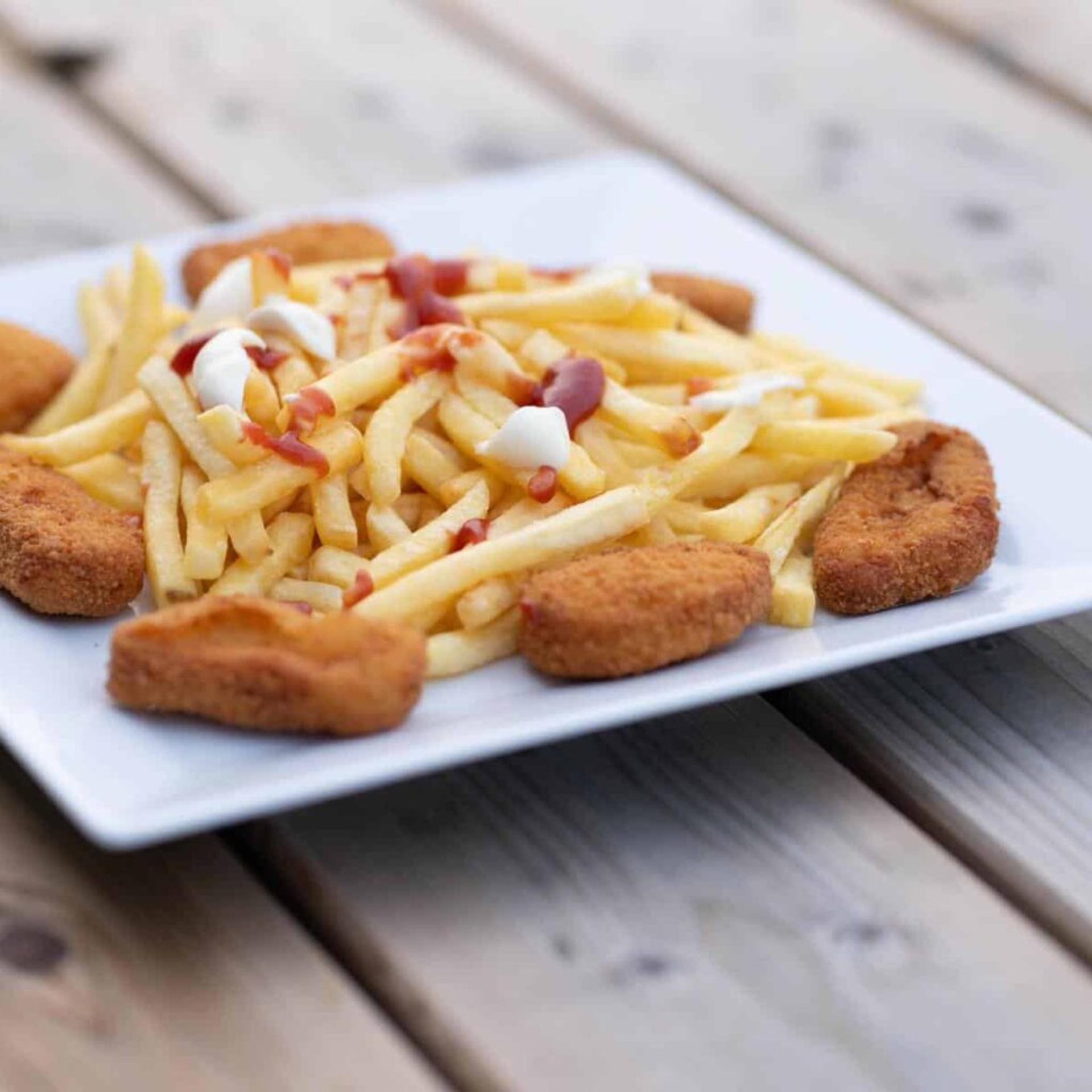 Chicken Nuggets mit Pommes