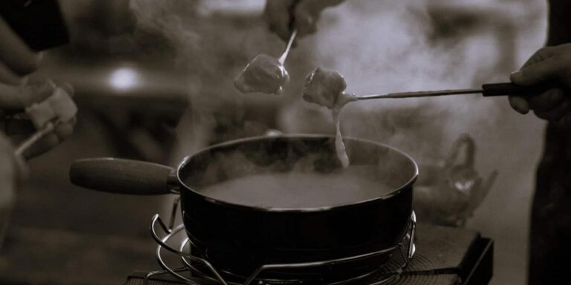 Fondue am Lagerfeuer bei der Paintball Arena Bern