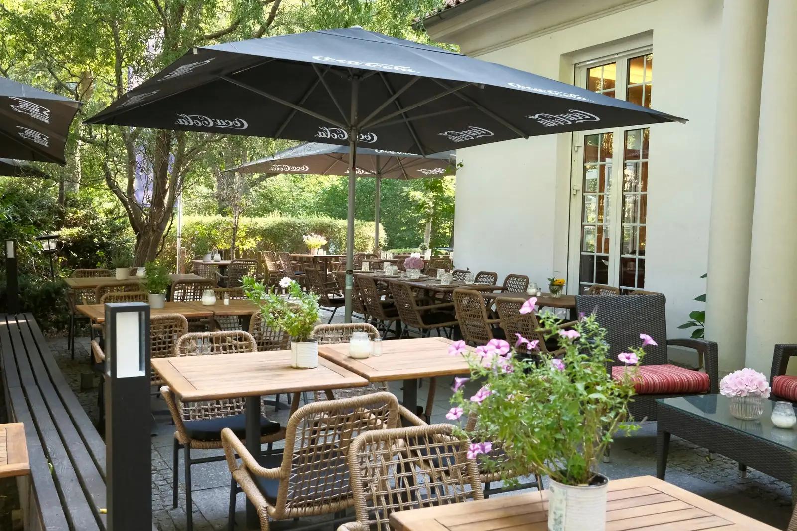 Terrasse im Garten des TOMASA Lichterfelde