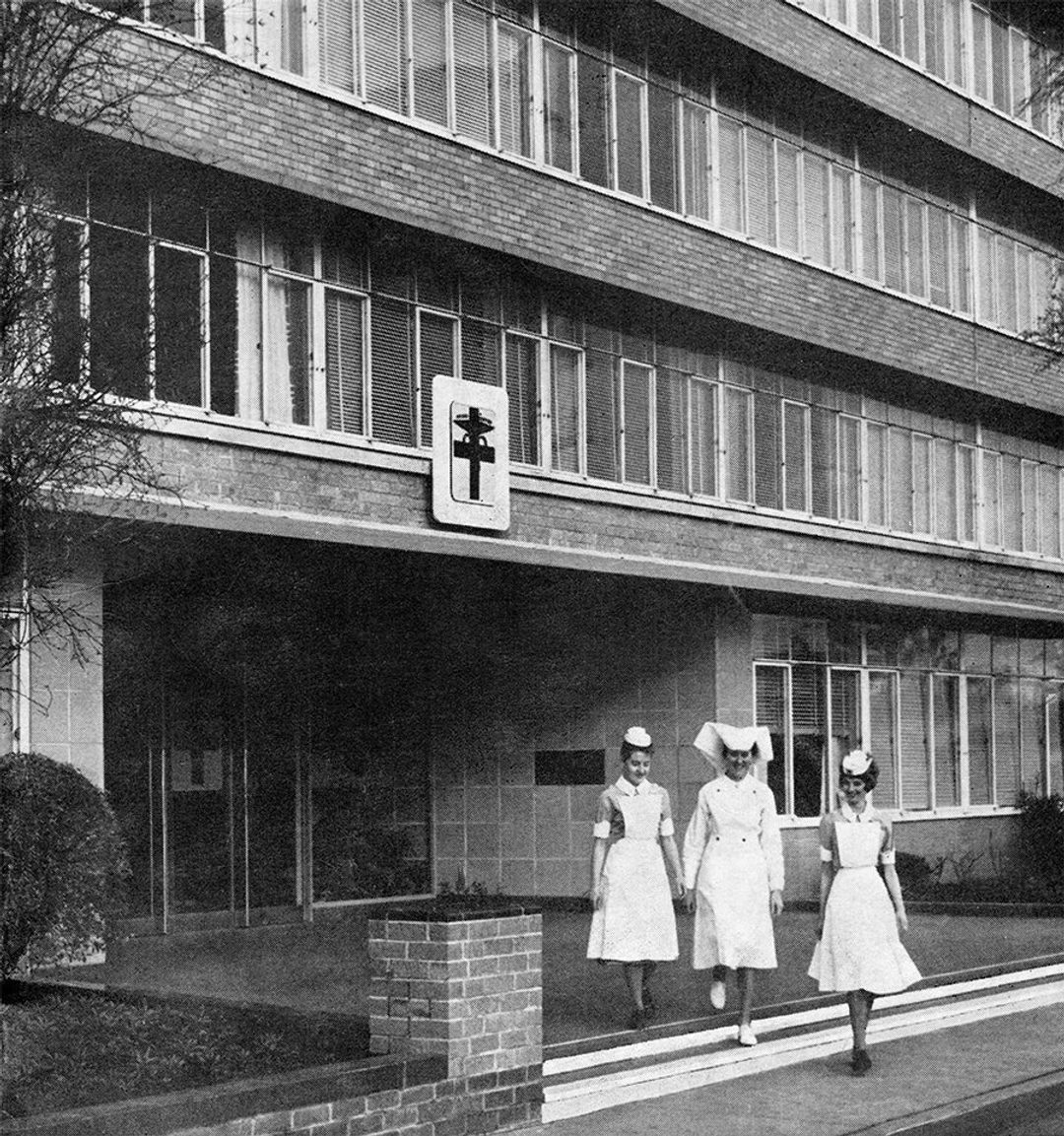 Nurses at the hospital’s main entrance in 1962. Photo from The People’s Hospital website.