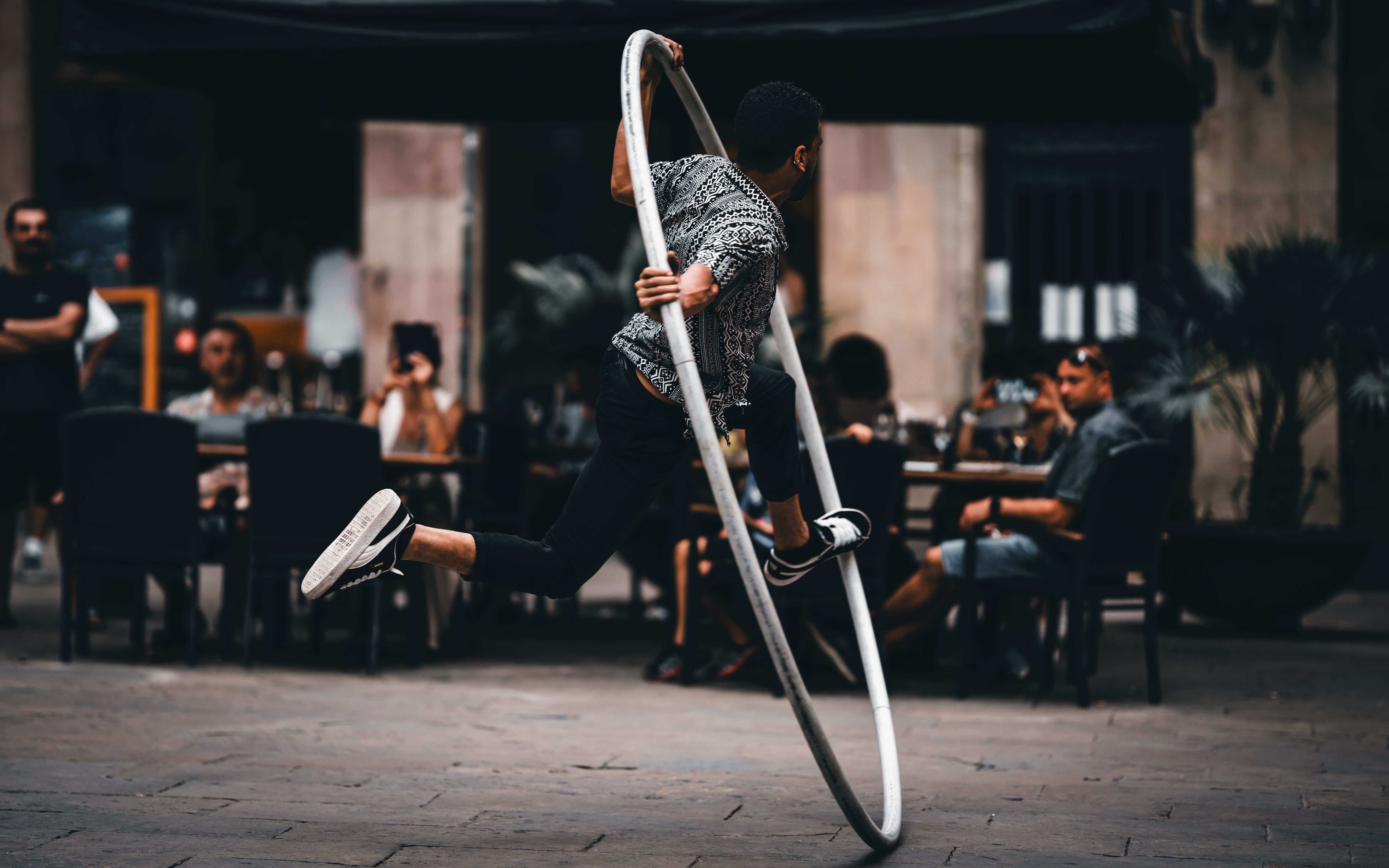 Artistic in a big wheel 