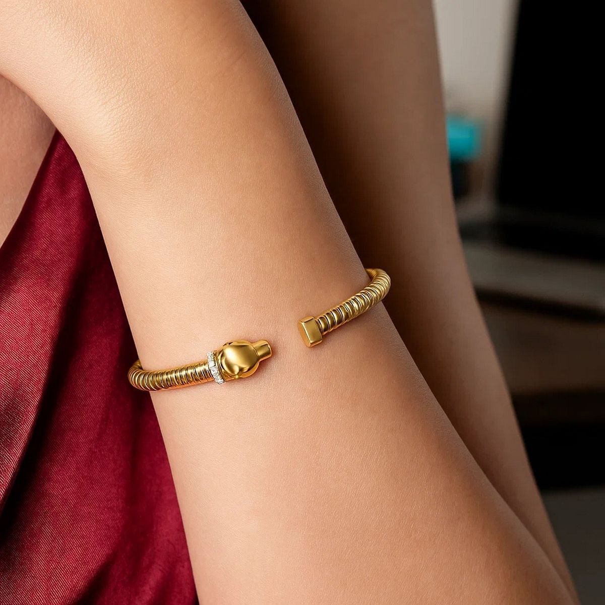 14K Yellow Gold Tubogas Panther Cuff with Diamonds (3.90 mm) thumbnail 3