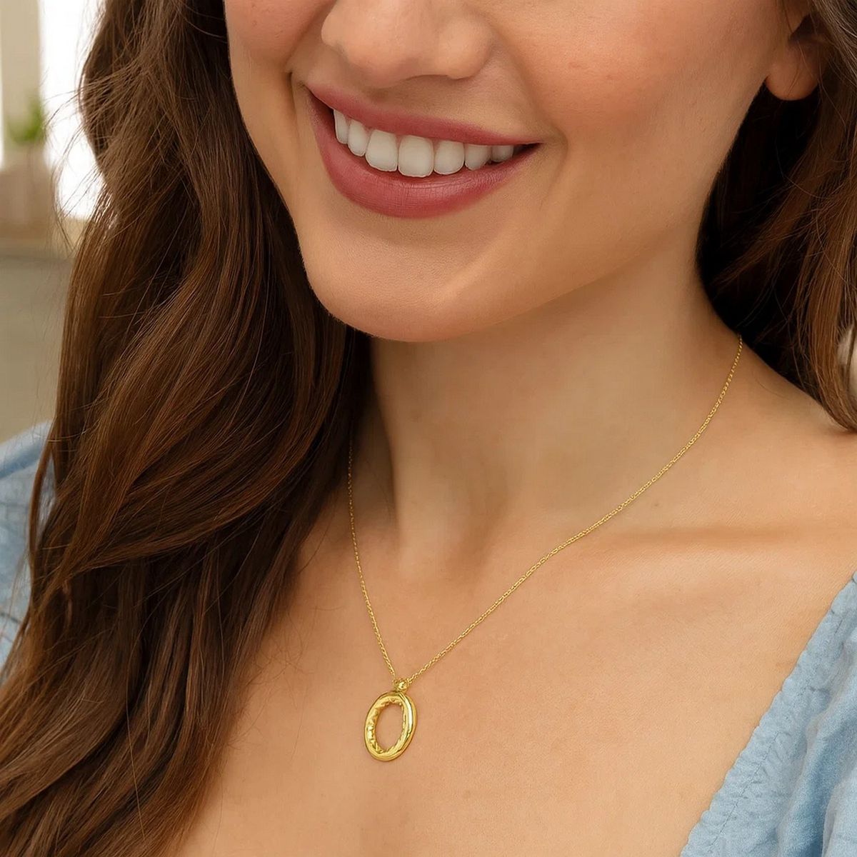 14K Yellow Gold Helium Initial O Pendant thumbnail 5
