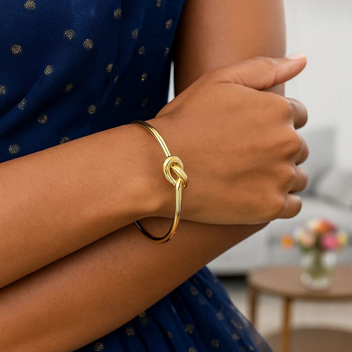 14k Yellow Gold Bangle Bracelet with Polished Knot (9.50 mm) thumbnail 6