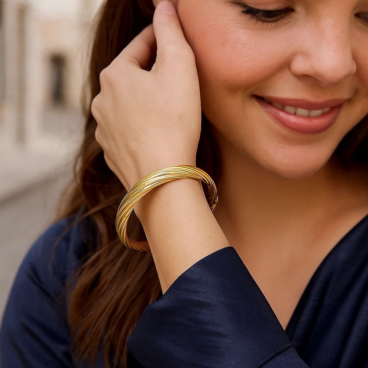 14K Yellow Gold Twist Bangle (10.00 mm) thumbnail 6