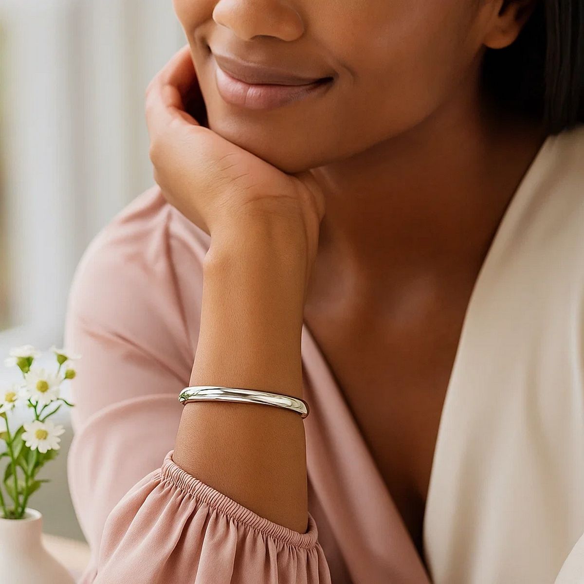 Classic Bangle in 14k White Gold (5.00 mm) thumbnail 5