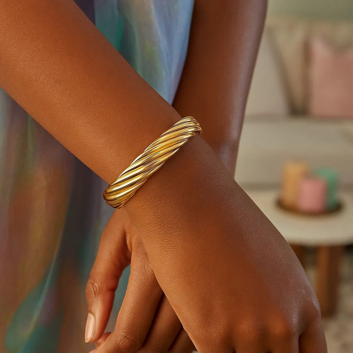 14K Yellow Gold Twist Bangle (10.00 mm) thumbnail 5