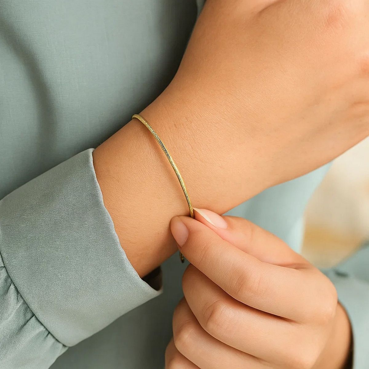 14K Yellow Gold Diamond Cut Stack Bangle Bracelet (1.80 mm) thumbnail 3