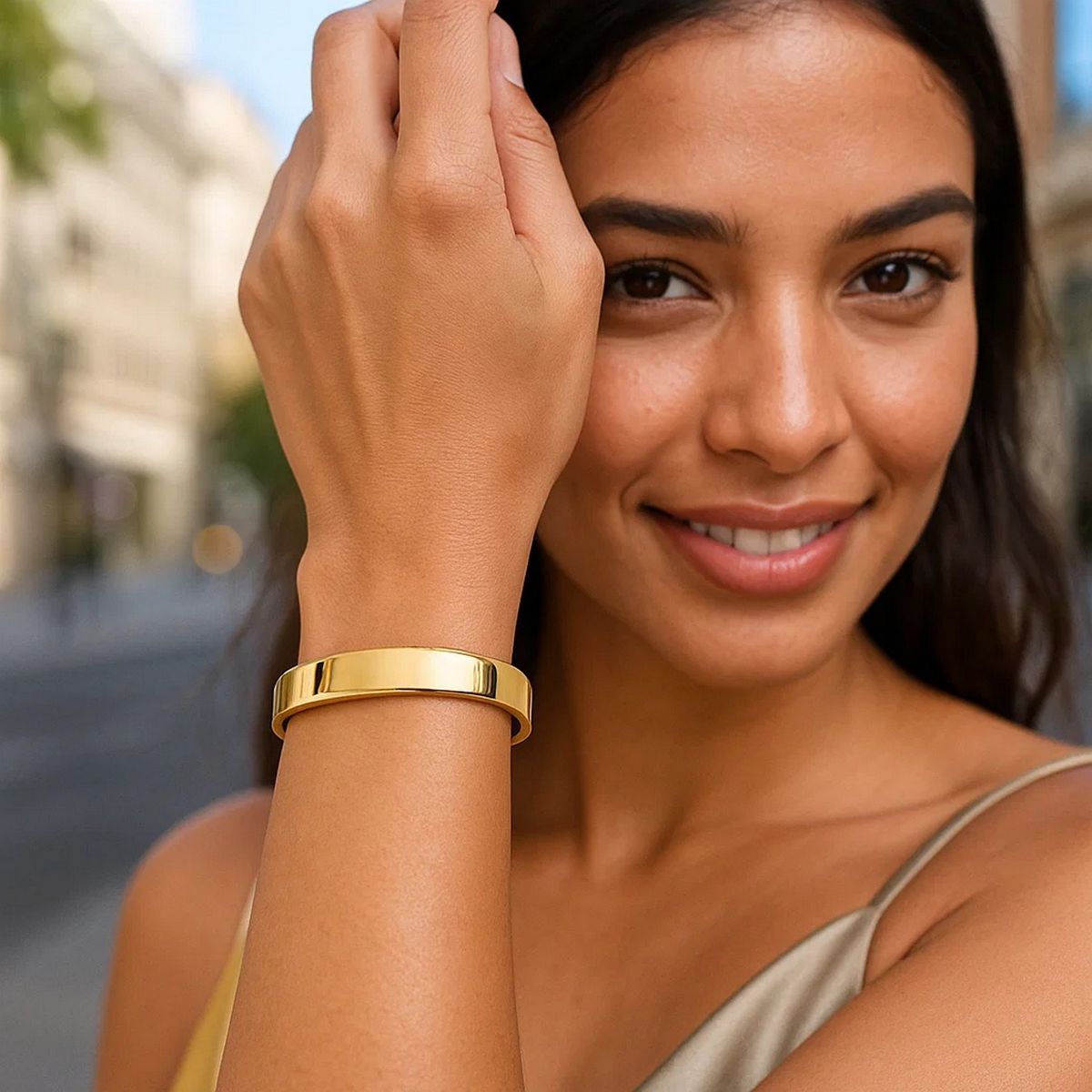 14K Yellow Gold Classic Polished Bangle (10.00 mm) thumbnail 4