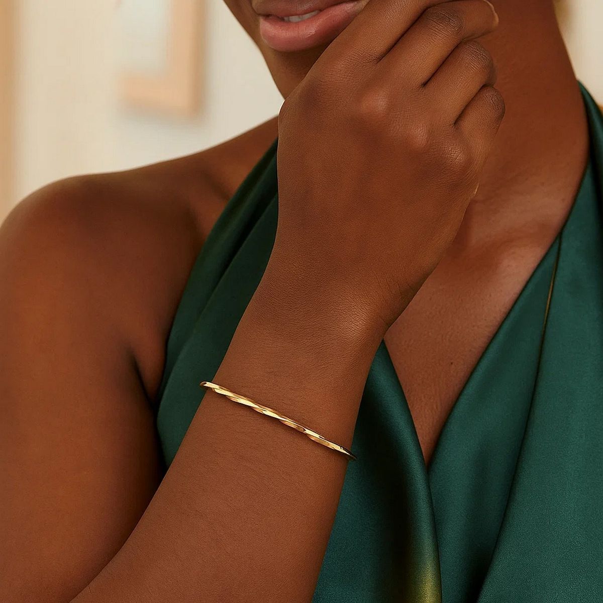 14k Yellow Gold Thin Twisted Shiny Bangle (2.50 mm) thumbnail 3