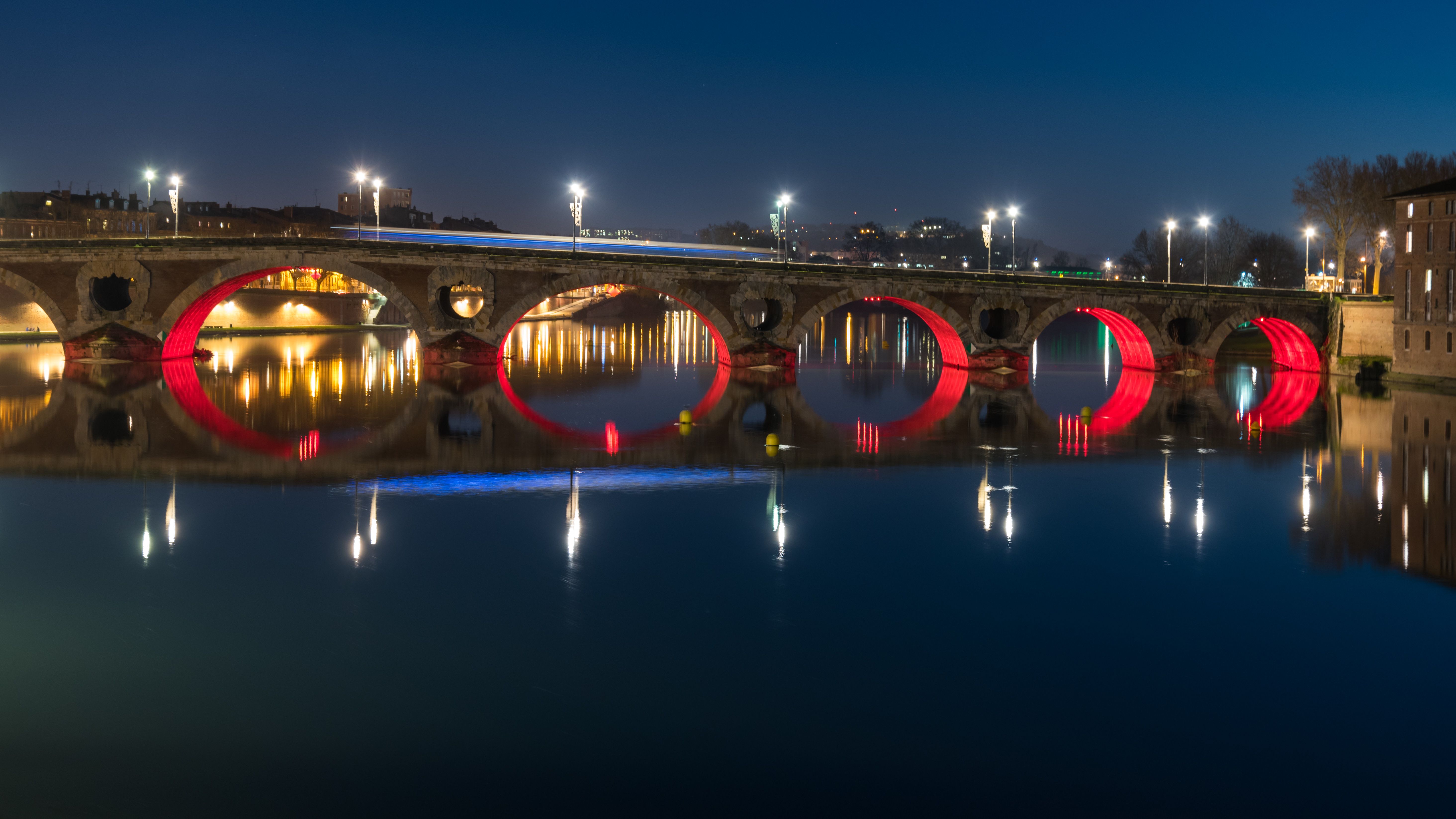 Toulouse, le Pont-Neuf au crépuscule