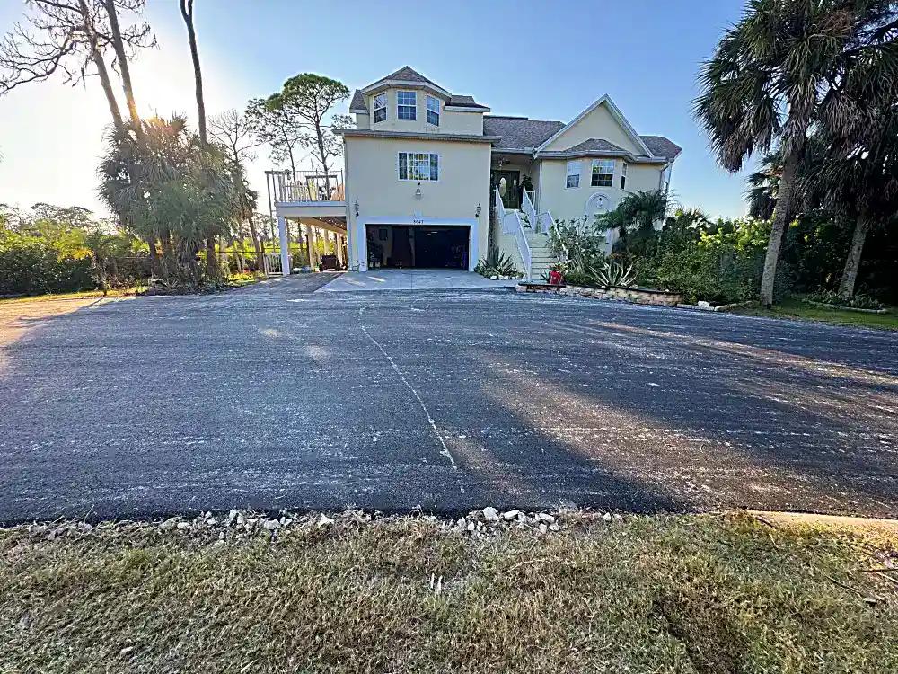 Residential driveway with smooth millings surface