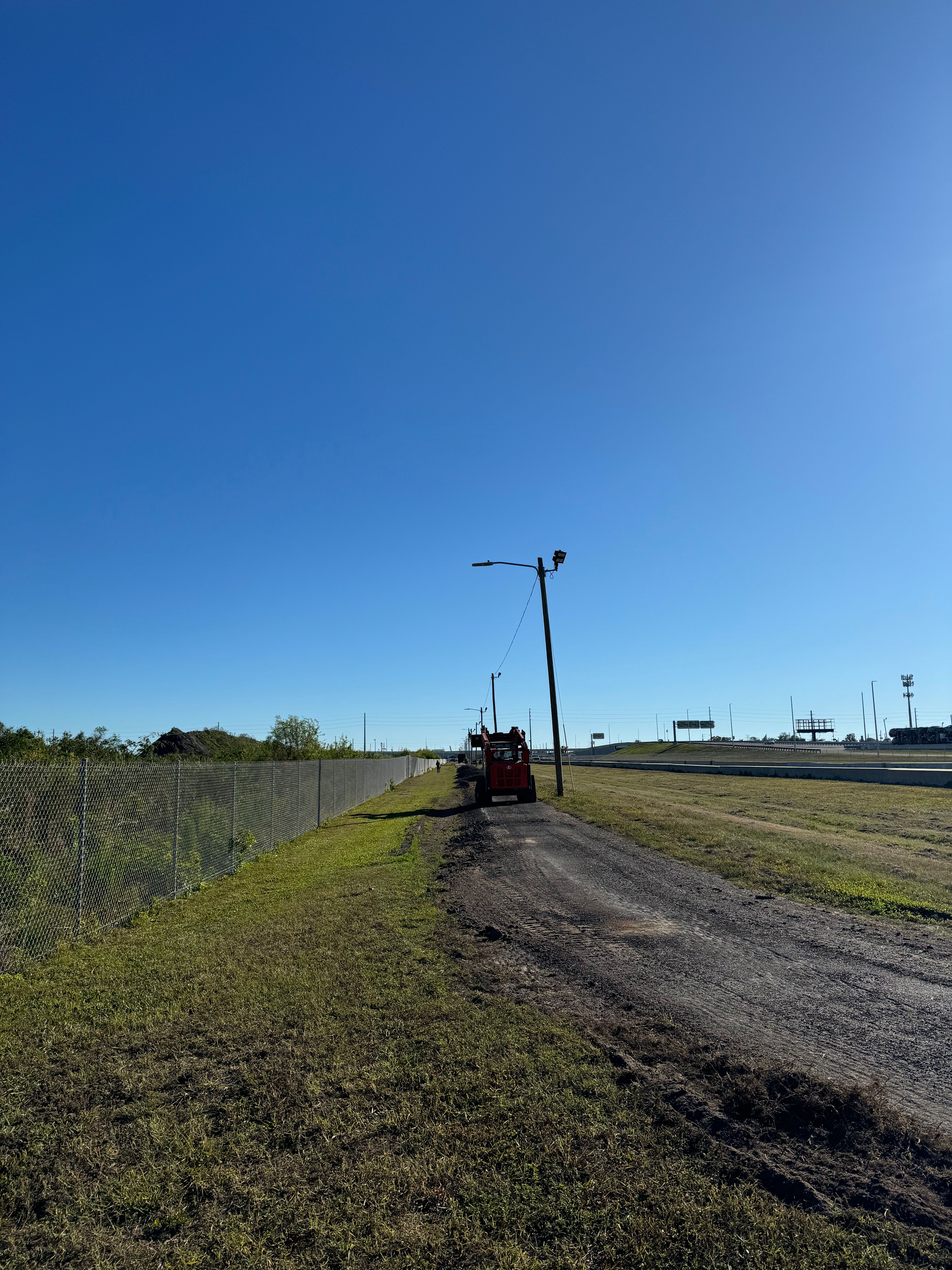 Prepared aggregate base on an industrial access route