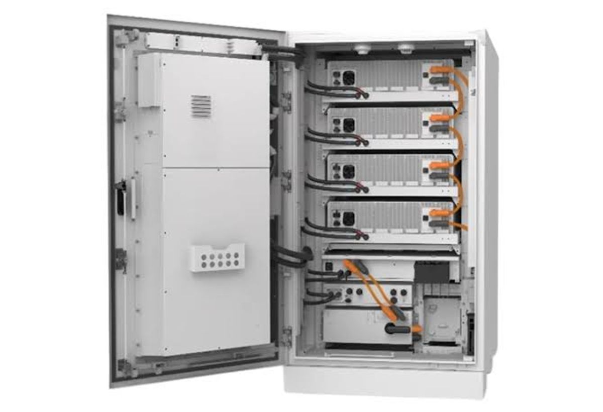 Sistem de stocare Huawei LUNA2000-215-2S10 – 215 kWh