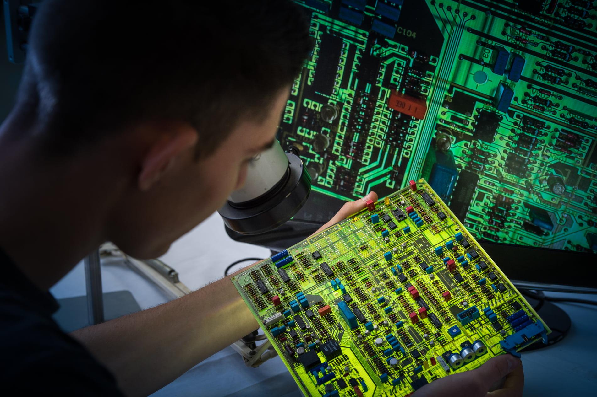 électronique pour informatique