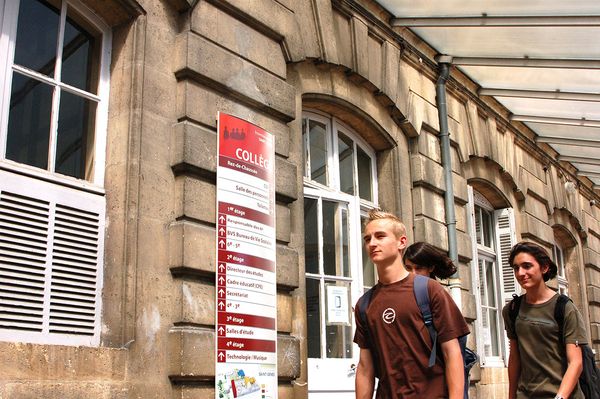 Ensemble Scolaire Saint-Genès La Salle : signalétique