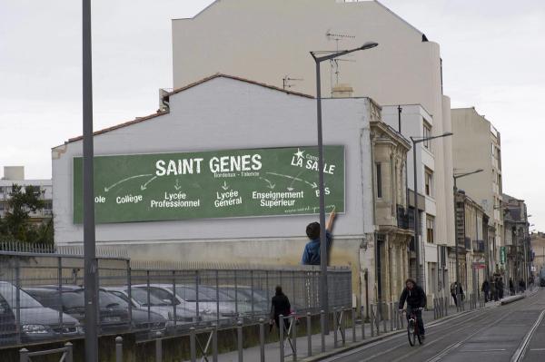 Établissements scolaires Saint-Genès : grand panneau d'affichage extérieur