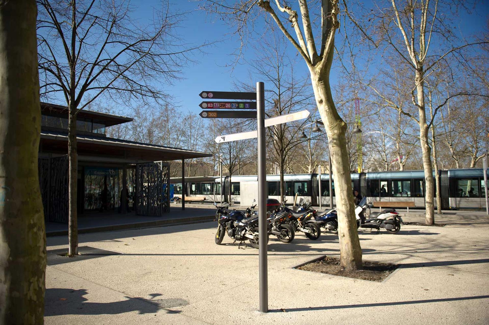 signalétique Bordeaux Quinconces
