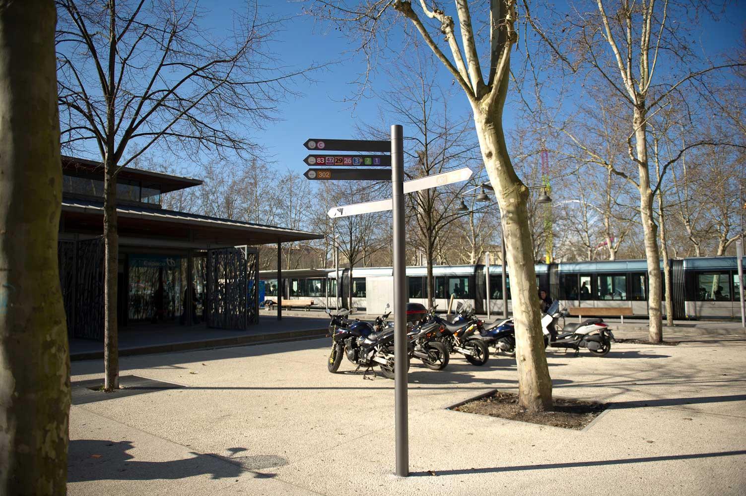 signalétique Bordeaux Quinconces