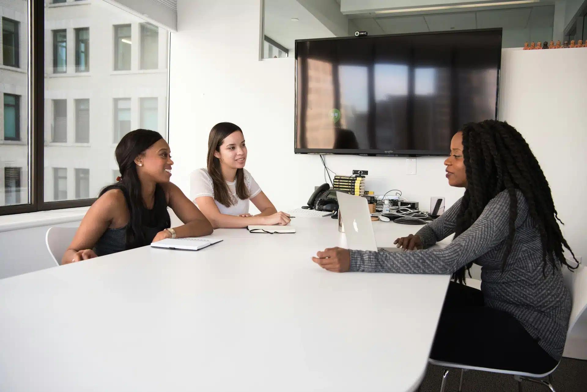 Pourquoi choisir un cabinet de recrutement ? 5 avantages à connaître