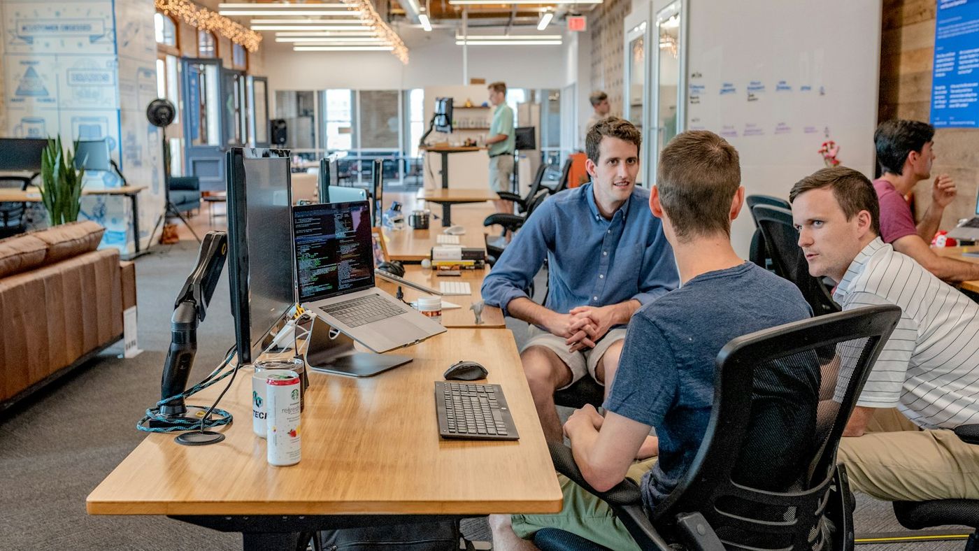 Plateau d'une équipe commerciale en open space