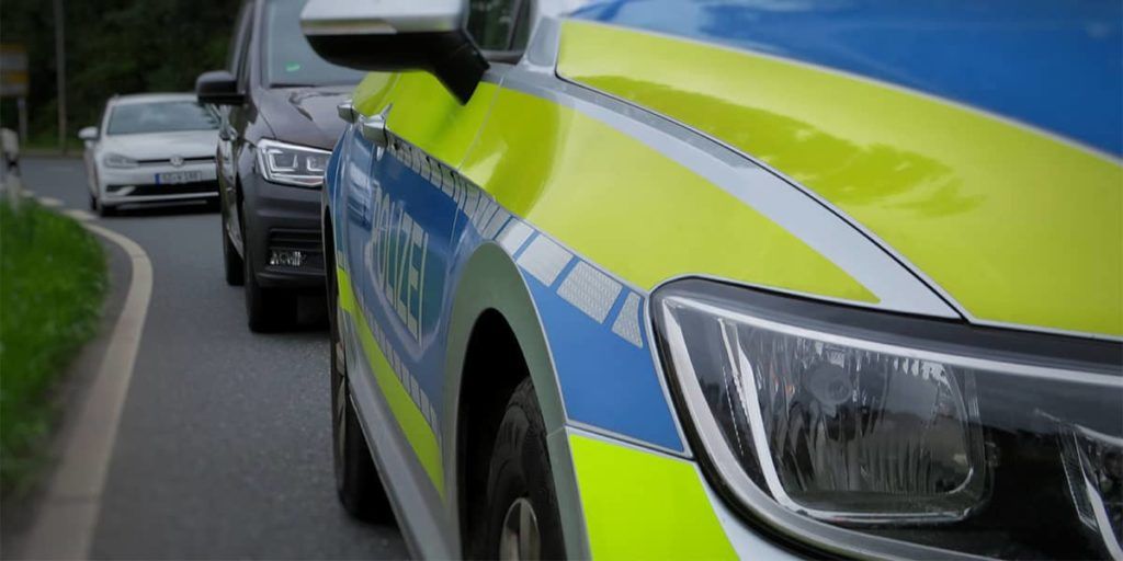 Den Unfallbericht unterschreiben oder Polizei hinzuziehen