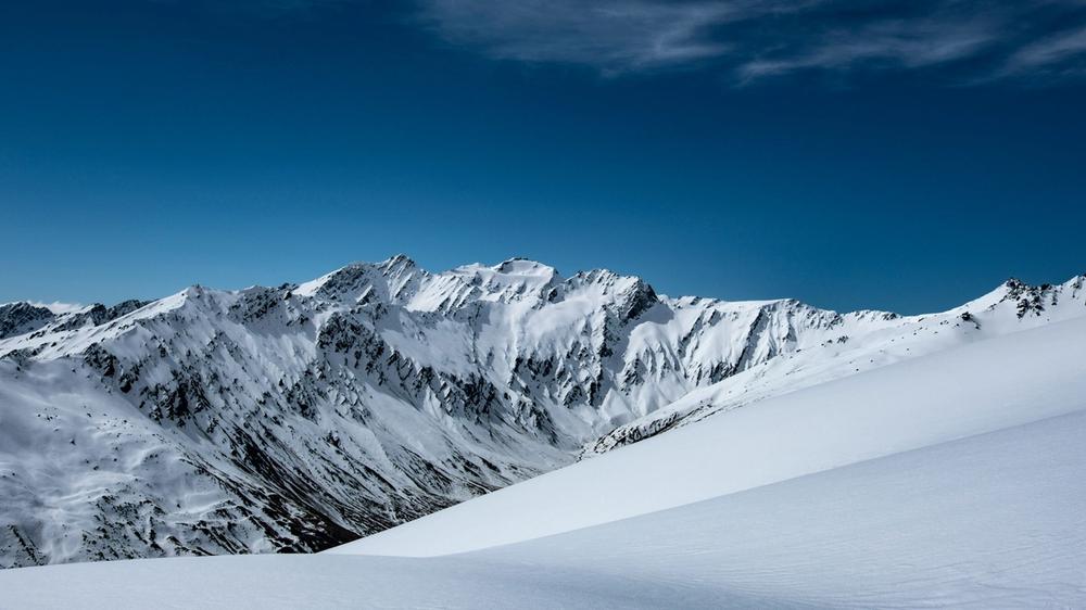 Snowy mountains, New Zealand Snowy mountains, New Zealand