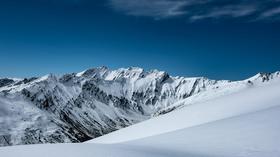 Snowy mountains, New Zealand Snowy mountains, New Zealand