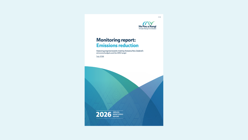 The front over of the Climate Commission's Emission Reduction report on a pale blue background The front over of the Climate Commission's Emission Reduction report on a pale blue background