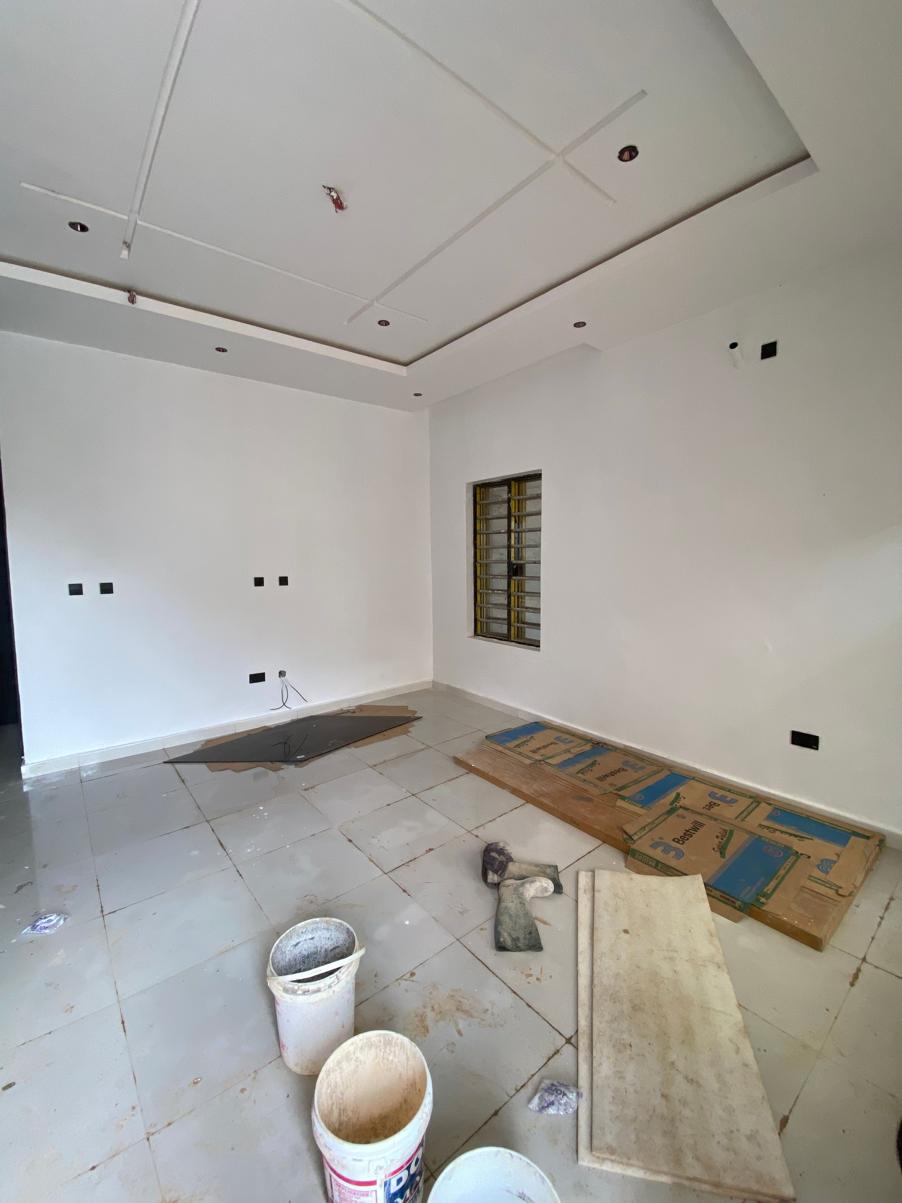 SEMI-DETACHED 4 BEDROOM DUPLEX thumbnail 2