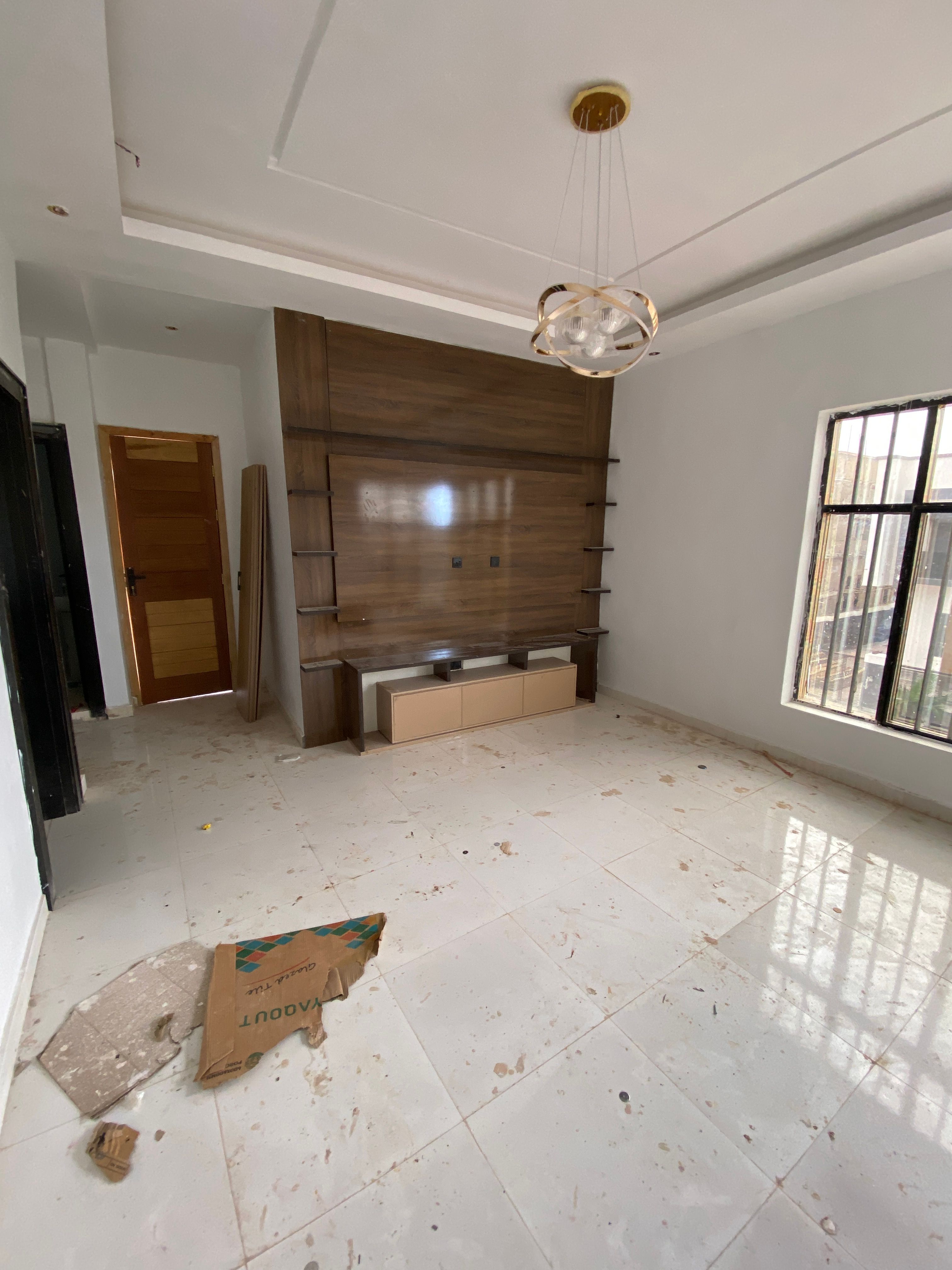 4 BEDROOM DUPLEX  thumbnail 3