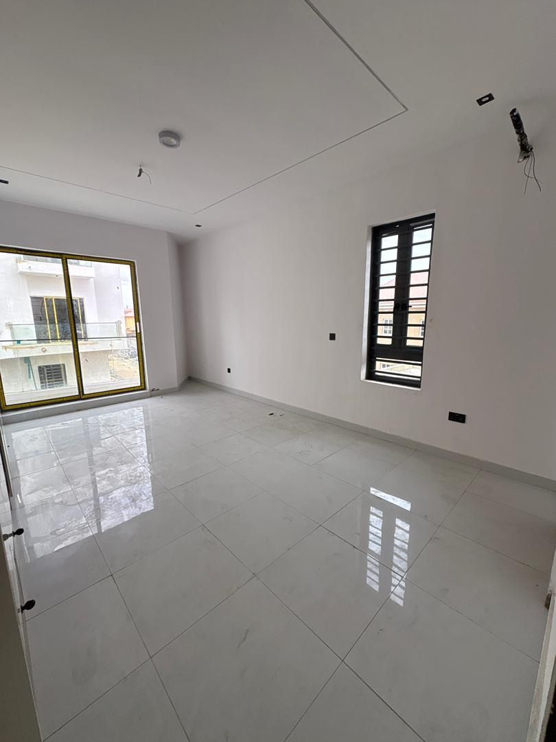 2 BEDROOM APARTMENT thumbnail 4