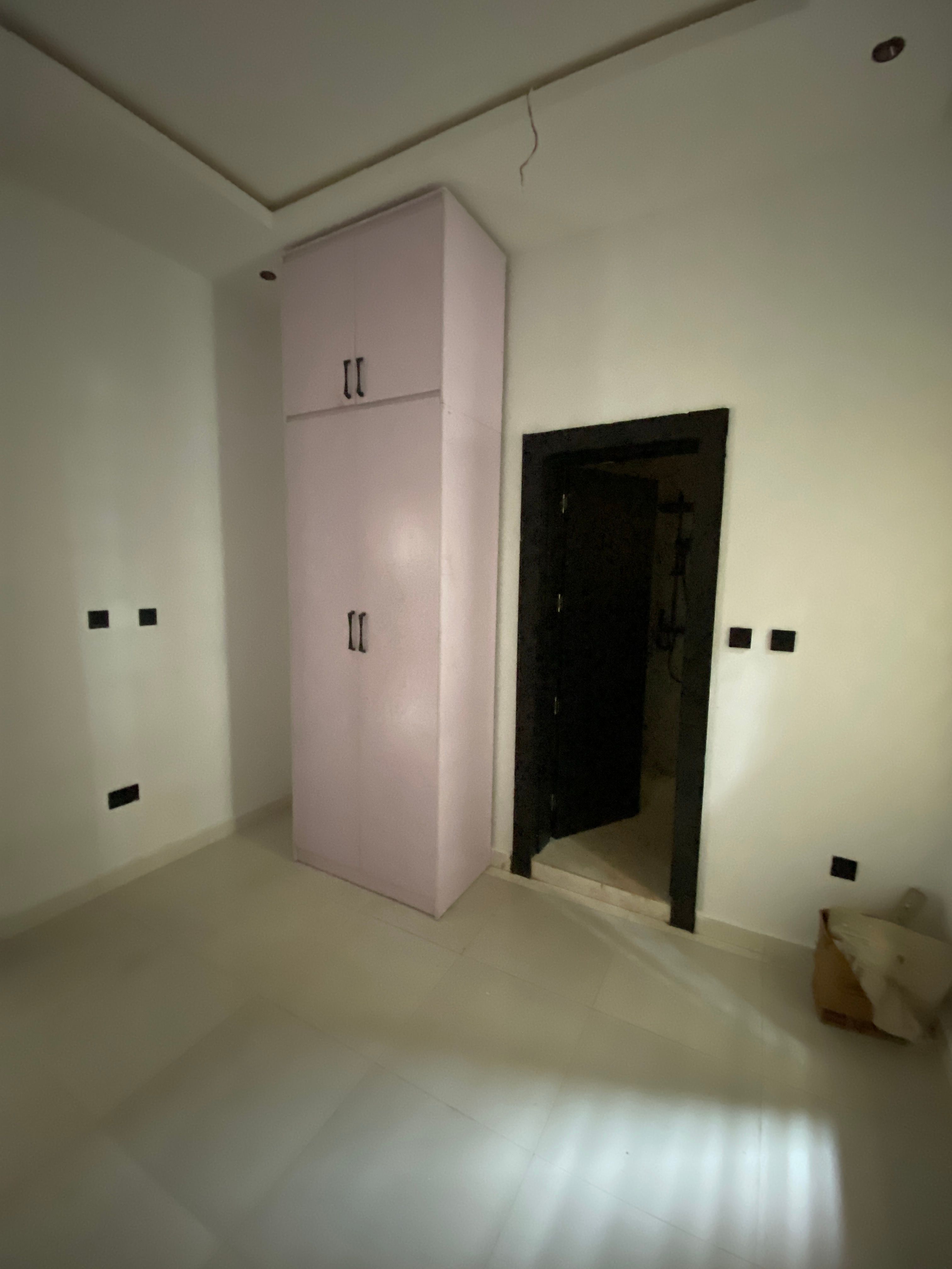 SEMI-DETACHED 4 BEDROOM DUPLEX thumbnail 4