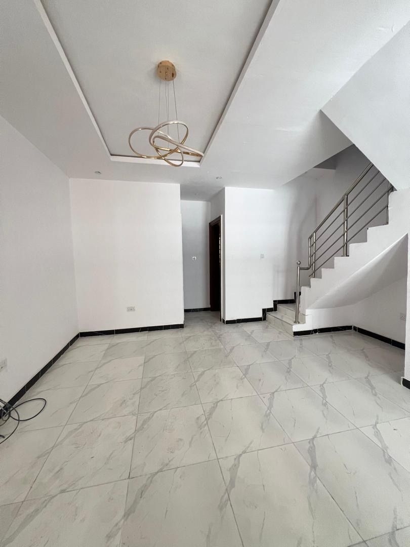 3 BEDROOM TERRACE DUPLEX thumbnail 4