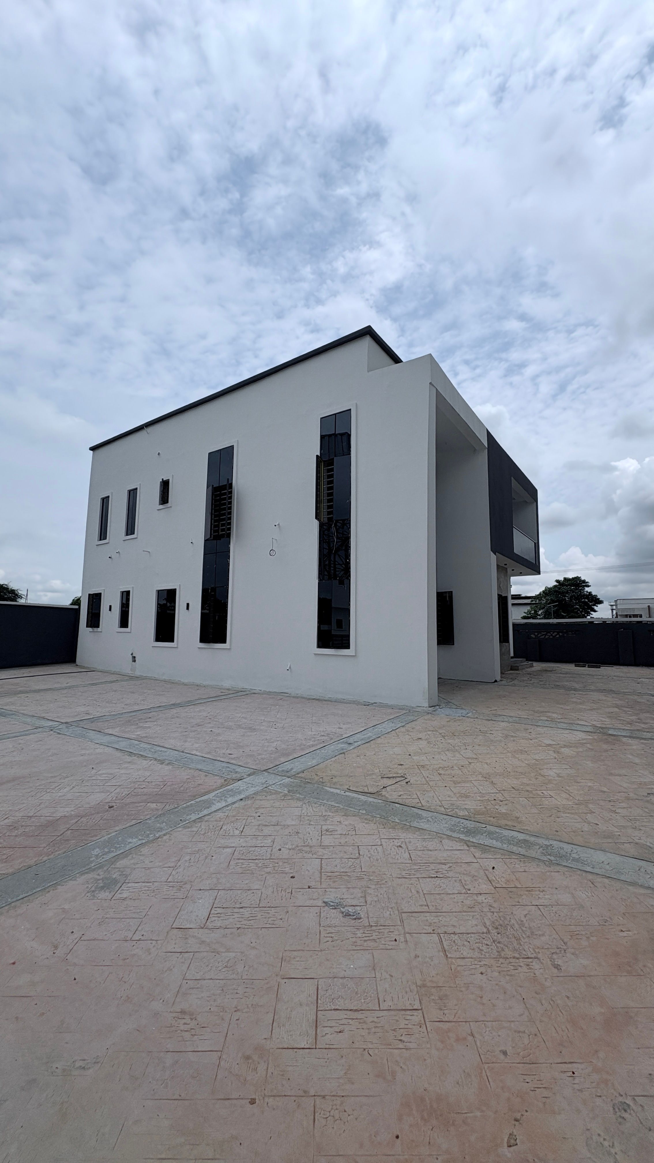 5 BEDROOM DUPLEX thumbnail 2