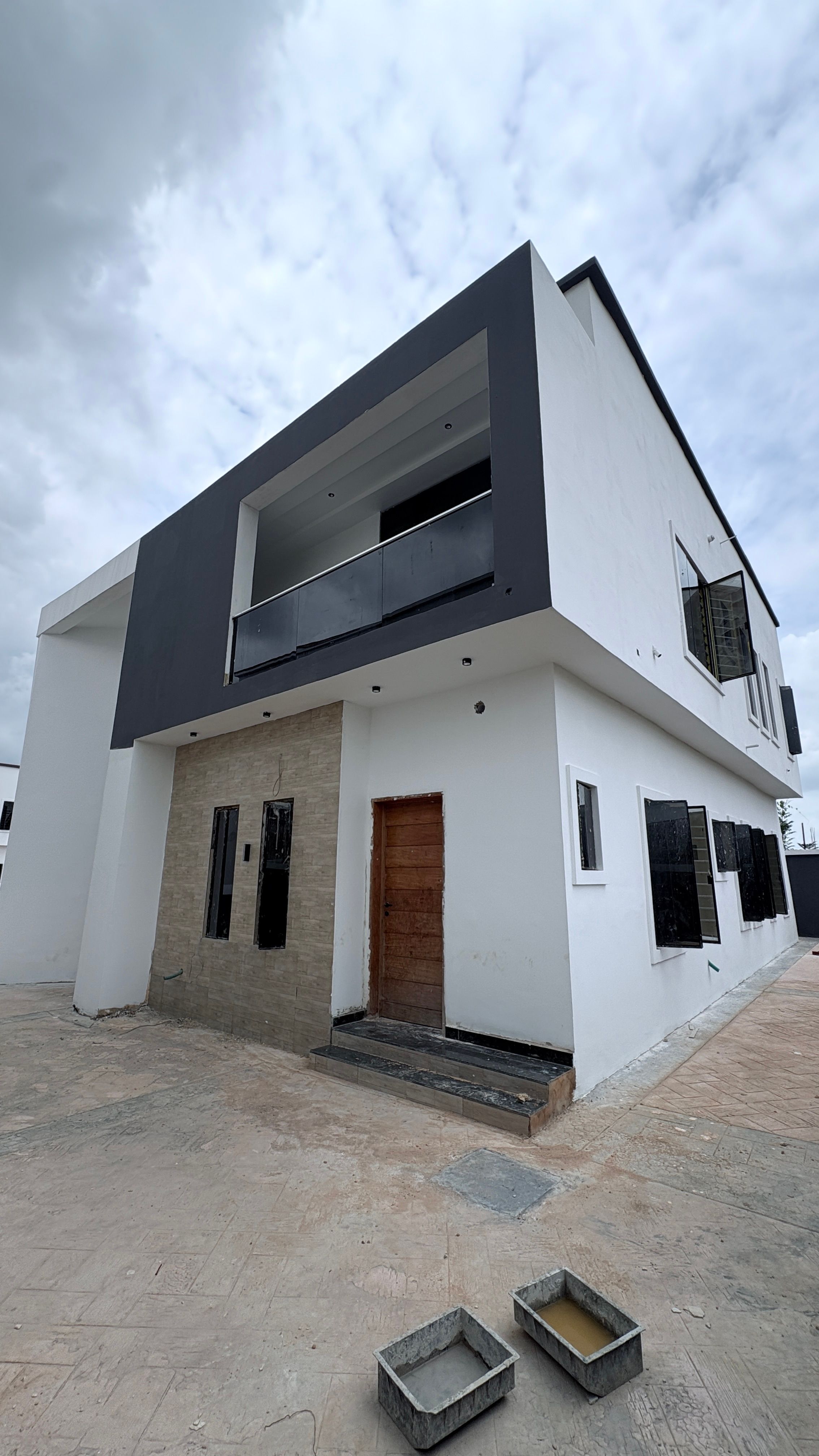 5 BEDROOM DUPLEX